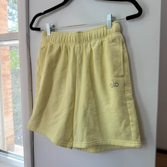 Alo Accolade Shorts Sweats in Light Yellow Buttercup Size XS - Picture 3 of 10